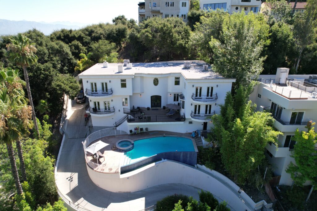 Luxury sober living home in Los Angeles, California