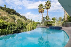 Pool-at-Montare-on-the-Hill-Mental-Health-Treatment-Center-in-Studio-City-California-1